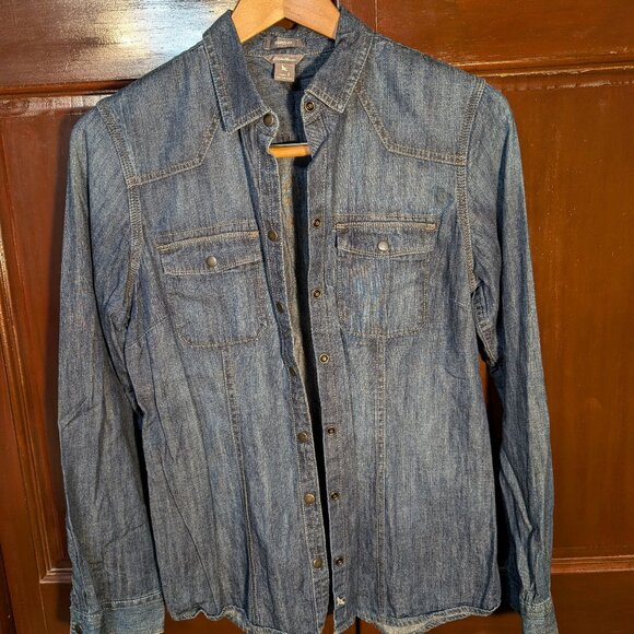 Eddie Bauer Women's Denim Shirt - Shaped Fit - Small - Picture 1 of 5